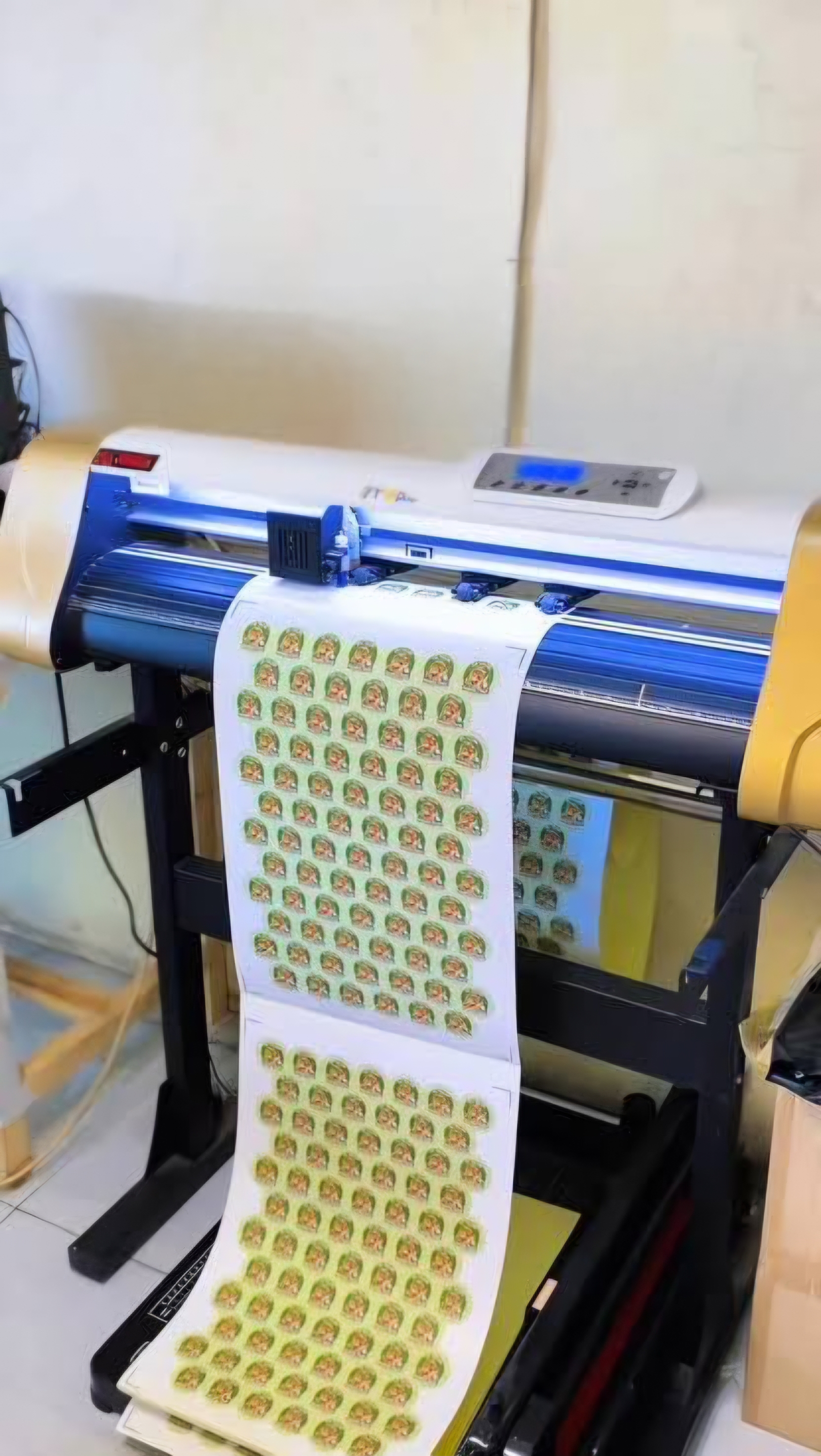 Cetak Sticker A3+, Kiss Cut
